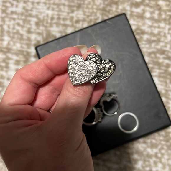 4 rings bundle 1 Guess ring 💍 😍😱 - Picture 7 of 8